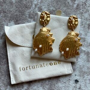 Fortunate One | Gold Shell Earrings